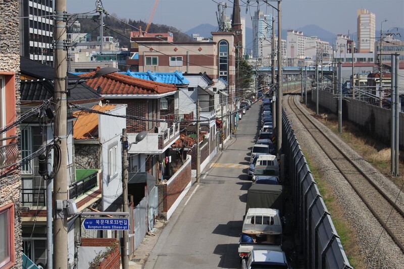 광주광역시 북구 운암동에서 광주역으로 향하는 광주선 철도 주변 모습.광주선푸른길더하기시민회의 제공