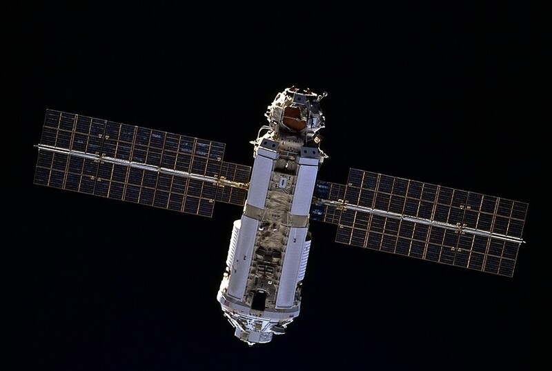 1998년 가장 먼저 배치된 국제우주정거장의 소련 모듈 ‘자랴’. 위키미디어 코먼스