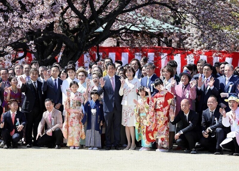 ‘아베 벚꽃모임’ 검찰 수사에 요동치는 일본 정치권