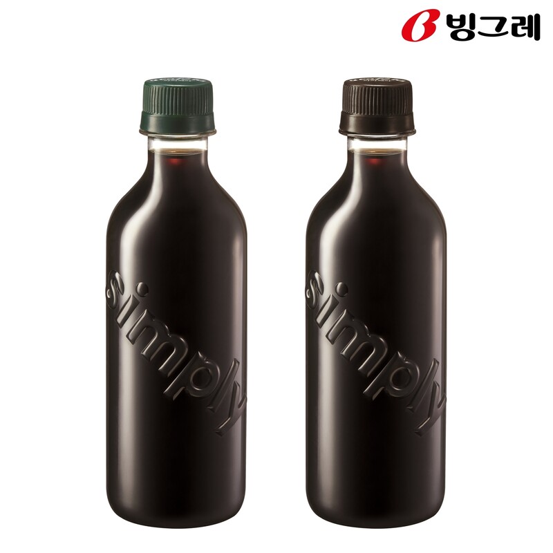 빙그레의 무라벨 커피 제품 ‘아카페라 심플리’. 빙그레 제공