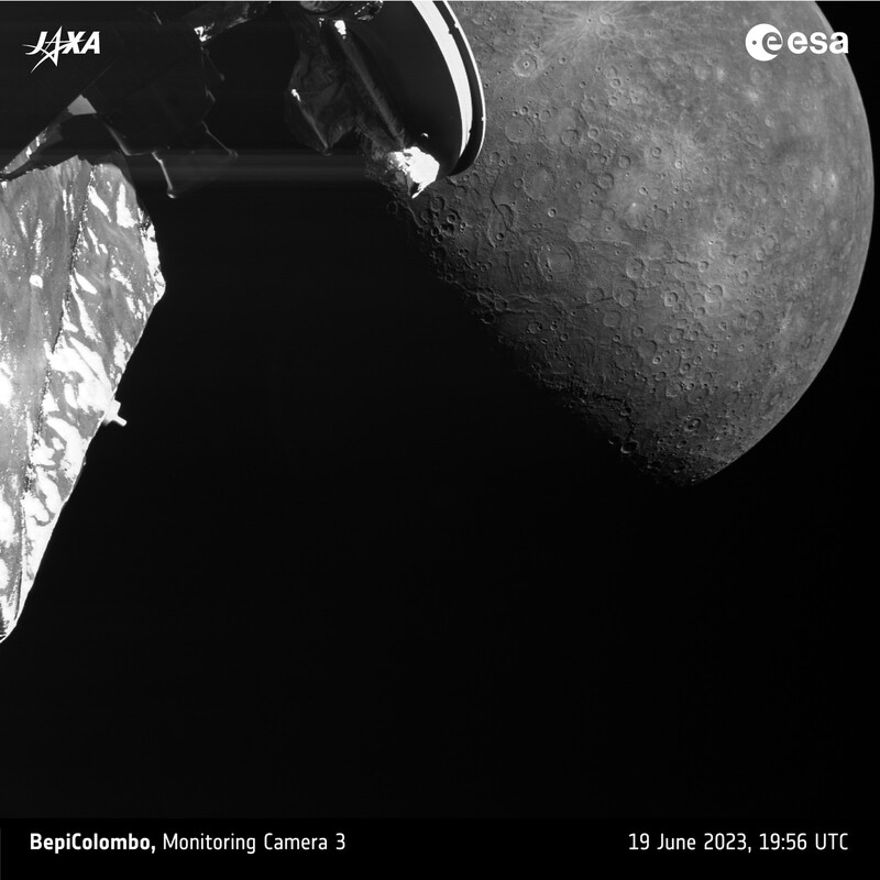 2023년 6월19일 유럽우주국의 우주선 베피콜롬보가 수성을 근접비행할 때 2536km 떨어진 거리에서 찍은 사진. 유럽우주국 제공