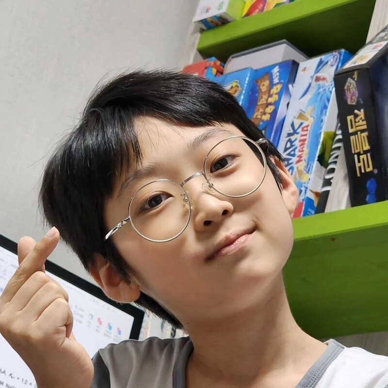 백강현군이 지난해 8월 서울과학고 앞에서 진학 소식을 알리며 올린 사진. 백강현 인스타그램