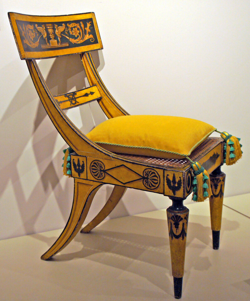 그리스식 클리스모스(다리가 우아한 의자)를 재현한 의자. 사진 최이규 제공