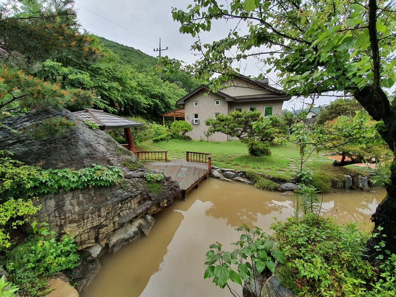 경기도 안성시 금광면에 있는 일본군 위안부 피해자 힐링센터 내부 전경. 현재 매각된 상태다.