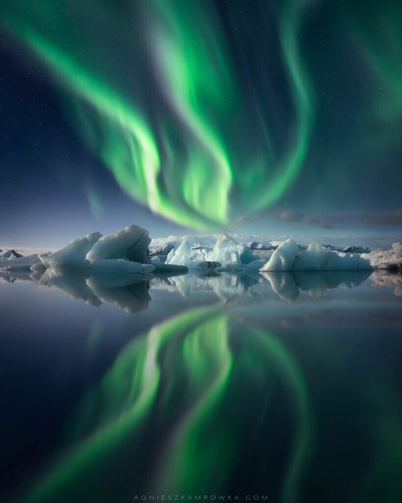 아이슬란드 빙하 호수 요쿨살론에서 찍은 오로라. Agnieszka Mrowka/2020 Northern Lights photographer of the year