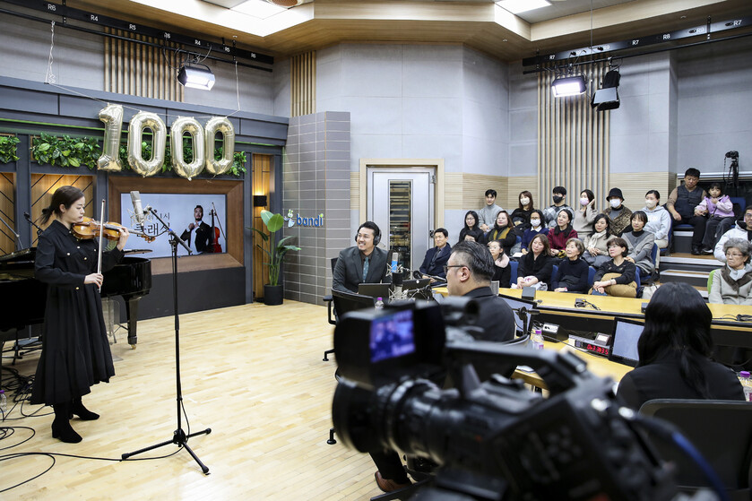 지난 19일 경기도 고양시 일산 교육방송 사옥에서 진행된 ‘정경의 11시 클래식’ 공개방송 현장. 교육방송 제공