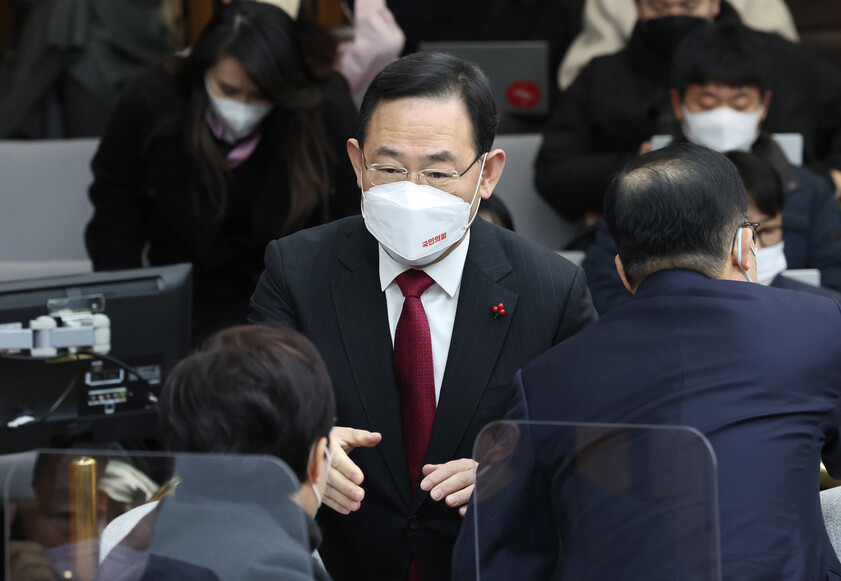 국민의힘 주호영 원내대표가 6일 오전 국회에서 열린 원내대책회의에 참석하고 있다. 연합뉴스