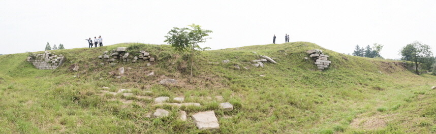 고려 정궁인 개성 만월대 터. 사진/문화재청 고려 정궁인 개성 만월대 터. 사진/문화재청