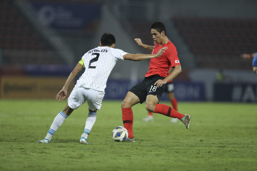 오세훈이 지난 19일 우즈베키스탄과의 2020 아시아축구연맹(AFC) 23살 이하(U-23) 챔피언십에서 활약하는 모습. 그는 이날 2골을 넣으며 한국팀의 2-1 승리를 이끌었다. 대한축구협회 제공