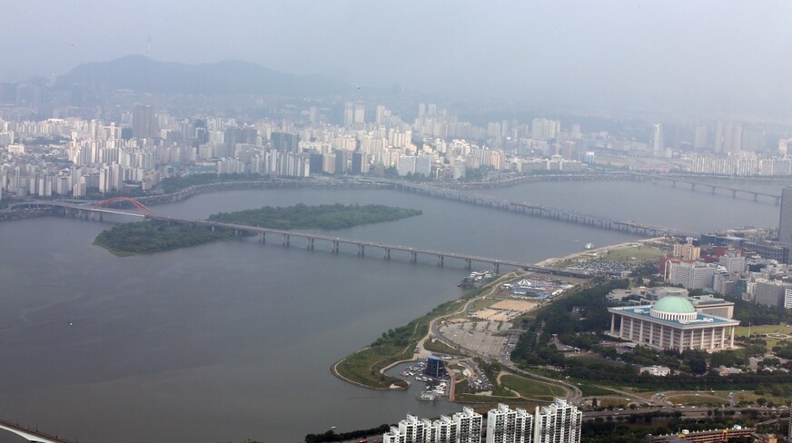 하늘에서 본 서울 한강 서강대교와 밤섬. 연합뉴스