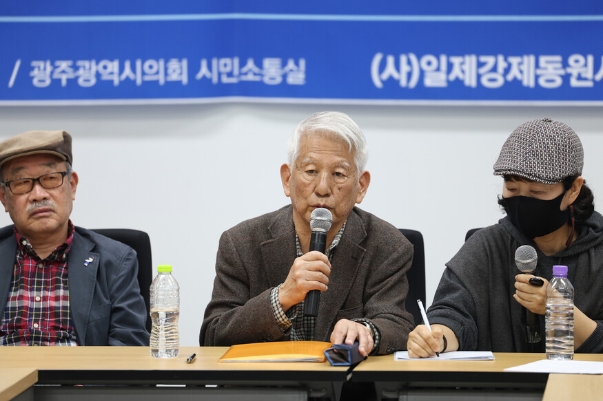 9일 오후 광주광역시 서구 광주시의회 시민소통실에서 일본 시민단체 ‘나고야 미쓰비시 조선여자근로정신대 소송을 지원하는 모임’의 다카하시 마코토 대표가 일본 기업의 사죄와 배상 없는 한국 정부의 해결 방안에 대해 입장을 밝히고 있다. 연합뉴스