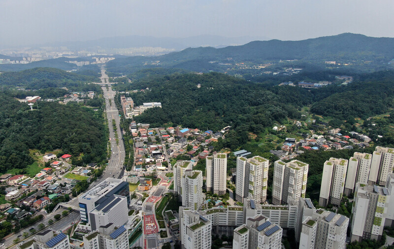 지난 2020년 7월16일 오후 서울 서초구 헌릉로 일대의 내곡동과 강남구 세곡동 일대 그린벨트 지역. 김명진 기자 littleprince@hani.co.kr