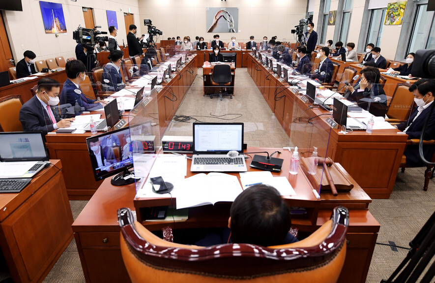 27일 오전 서울 여의도 국회에서 열린 과학기술정보방송통신위원회 포털 알고리즘 관련 공청회. 공동취재사진