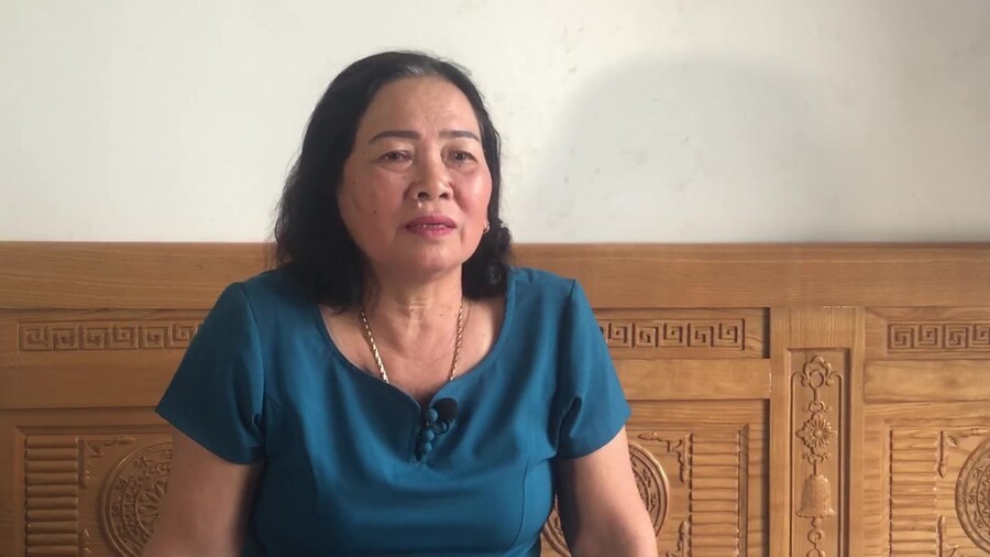 베트남 꽝남성 퐁니마을 집에 머물던 응우옌티탄이 7일 승소 판결 뒤 변호인단과 화상 연결에서 소감을 밝히고 있다. 베트남전쟁 문제의 정의로운 해결을 위한 시민사회 네트워크 제공