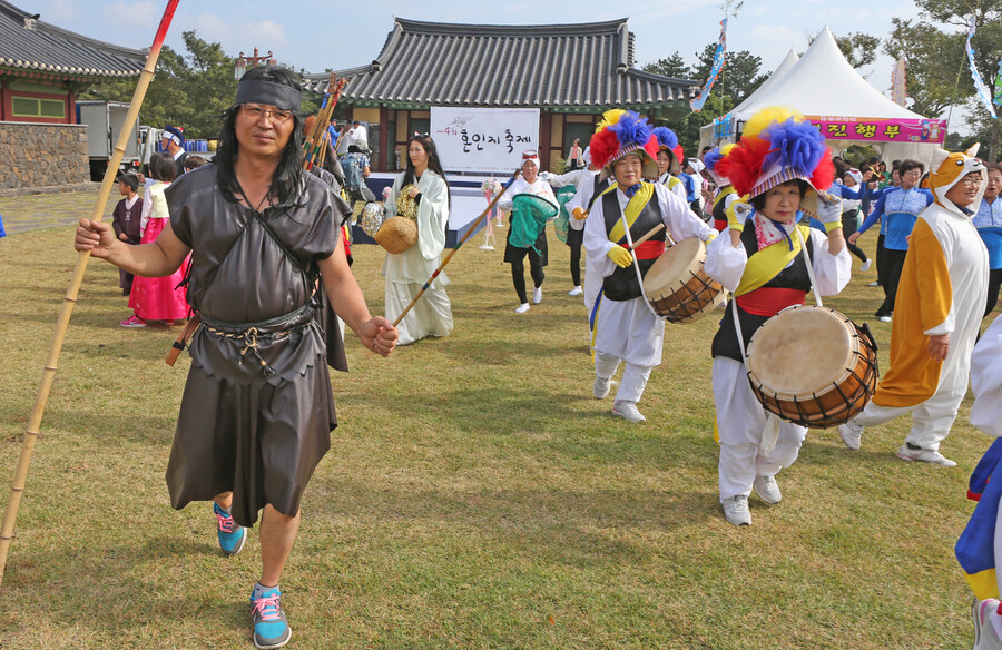 매년 가을 제주 성산읍 온평리의 혼인지에서는 ‘탐라국의 시조’인 혼인지 신화를 재현하는 축제가 열린다. 연합뉴스