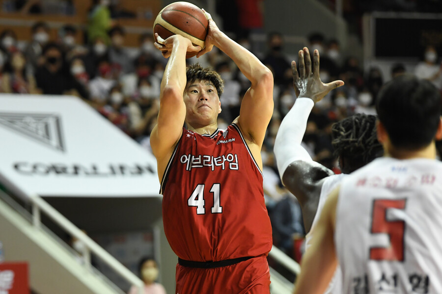 안양 케이지시(KGC) 인삼공사의 오세근. KBL 제공