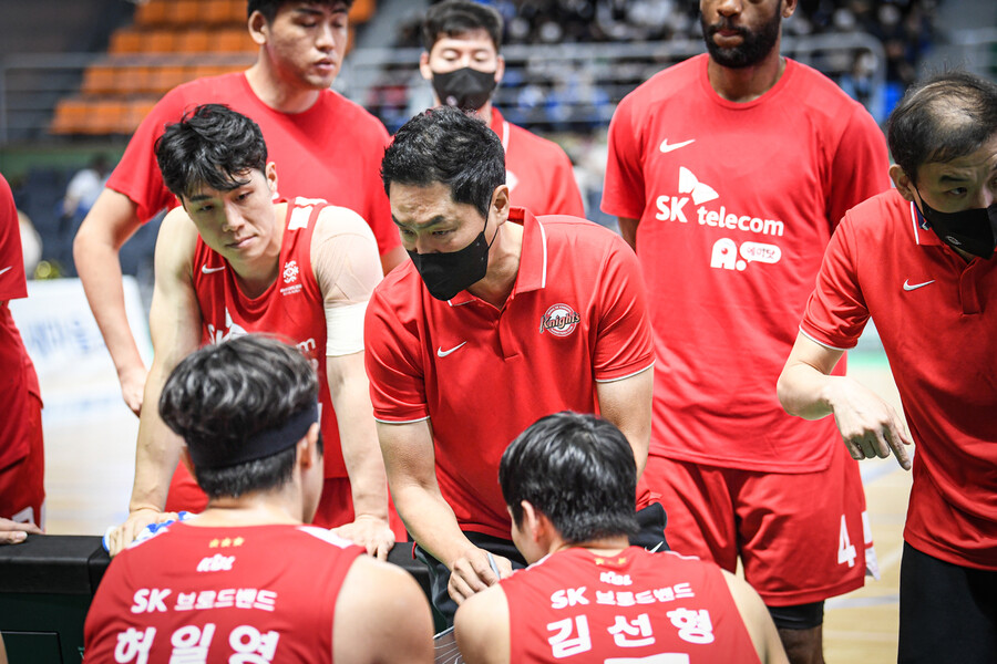 전희철 서울 에스케이(SK) 감독. KBL 제공