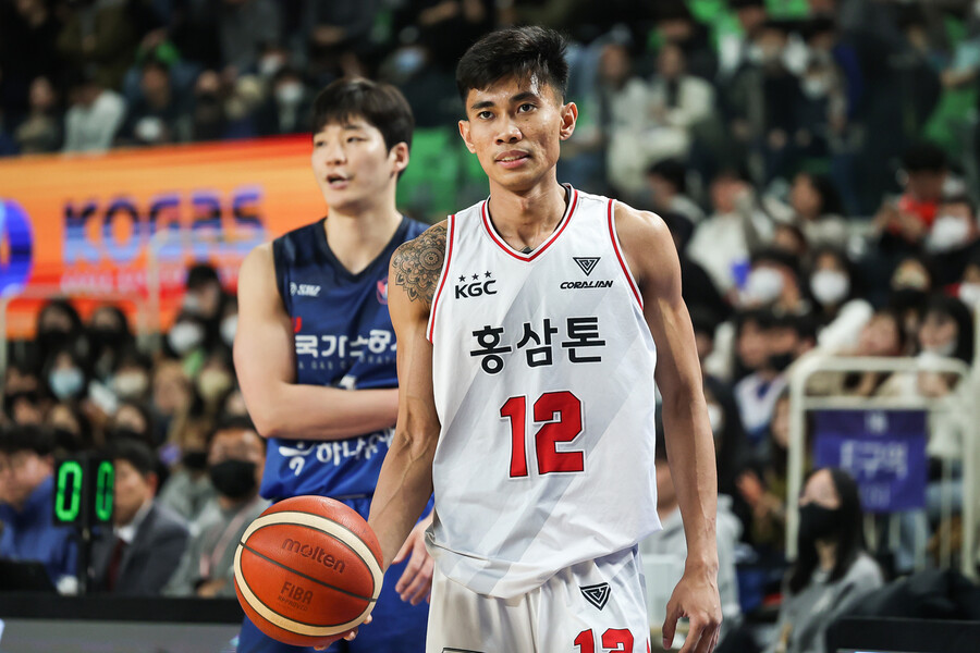 안양 케이지시(KGC)인삼공사의 가드 렌즈 아반도(오른쪽). KBL 제공