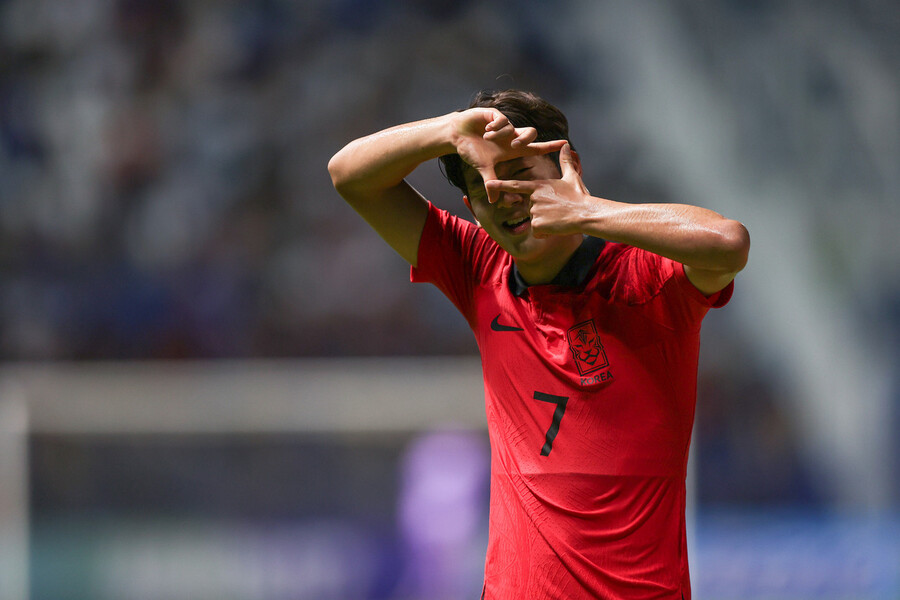 한국 17살 이하(U-17) 남자 축구대표팀이 지난 25일(현지시각) 타이 빠툼타니 스타디움에서 열린 2023 아시아축구연맹(AFC) 17살 이하 아시안컵 타이와 8강전에서 득점한 뒤 세리머니를 하고 있다. 대한축구연맹 제공