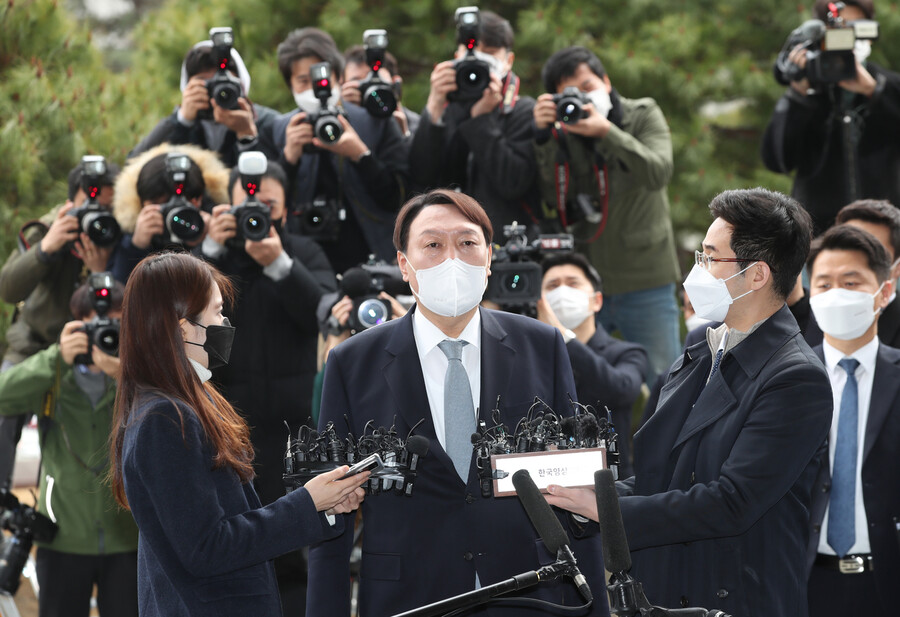 윤석열 전 검찰총장이 지난 4일 오후 서울 서초구 대검찰청에서 사의를 표명할 때의 모습이다. 연합뉴스