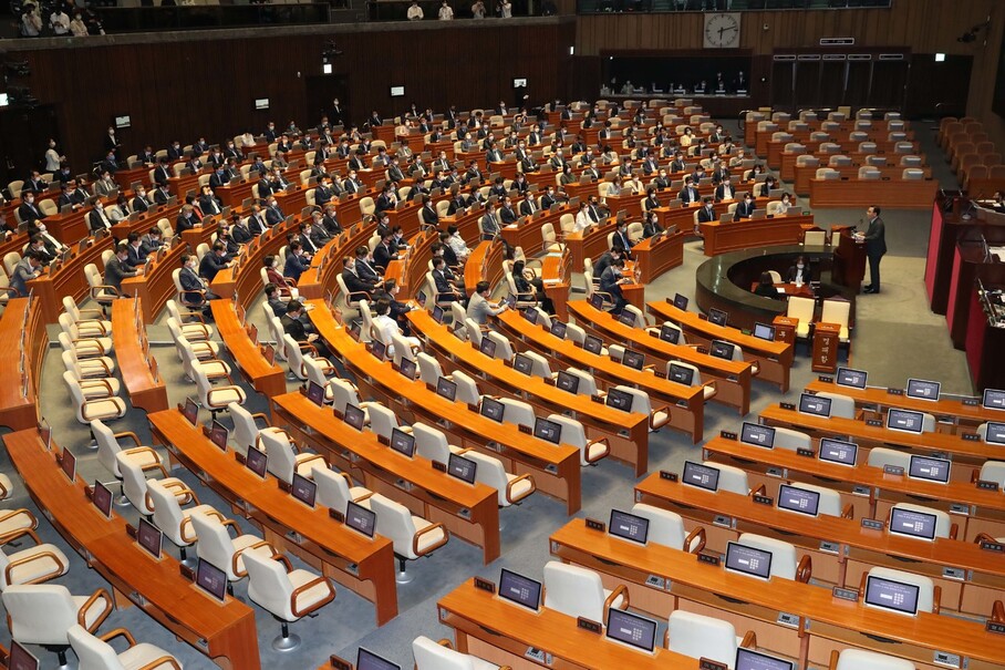 주호영 미래통합당 원내대표가 15일 저녁 국회 본회의장에서 상임위원회 구성과 관련해 발언하고 있다. 박종식 기자