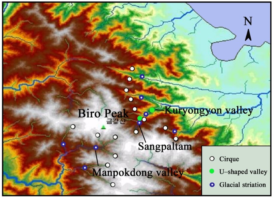 금강산 전역에서 발견된 빙하 흔적. 검은 원은 권곡, 초록 원은 유자형 계곡, 푸른 원은 빙하가 남긴 마찰 무늬를 가리킨다. 전원석 외 (2020) ‘지질유산’ 제공.