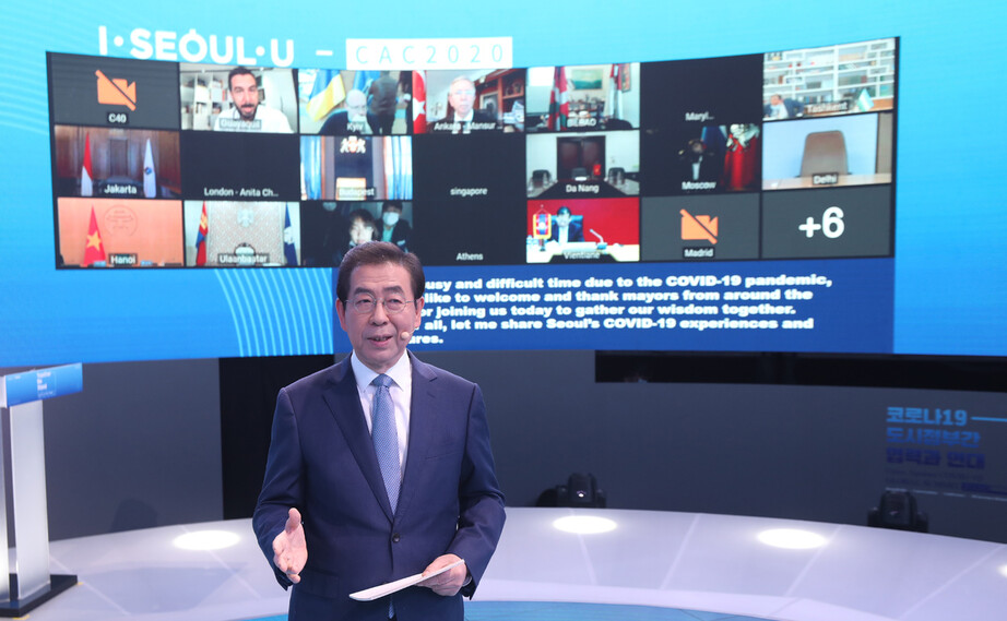 박원순 서울시장이 2일 서울시청에서 온라인으로 진행되는 도시정부 시장회의에 앞서 발언을 하고 있다. 서울시 제공