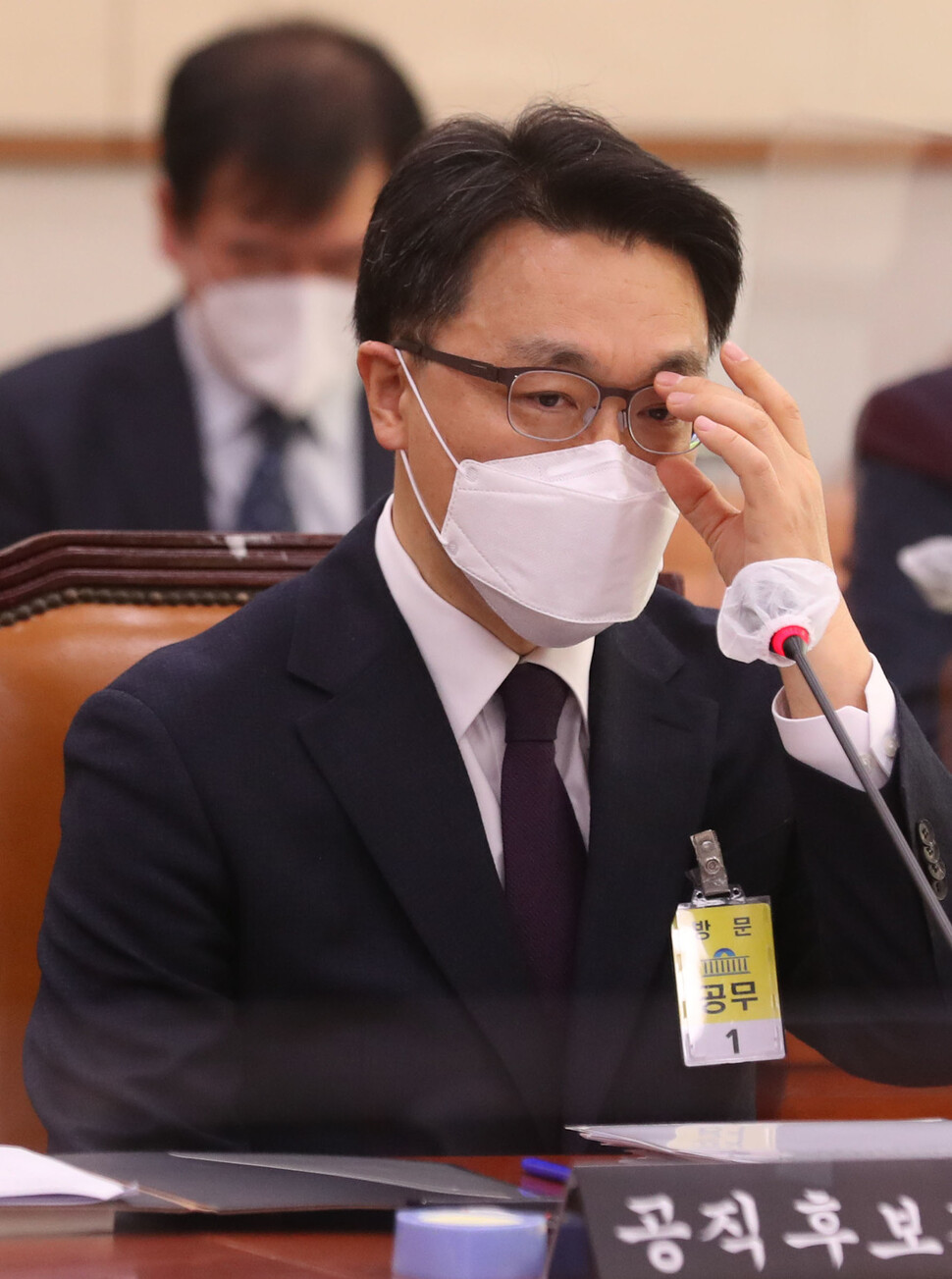 김진욱 초대 고위공직자범죄수사처(공수처) 처장 후보자가 19일 오전 서울 여의도 국회 법제사법위원회에서 열린 인사청문회에 출석하고 있다. 연합뉴스