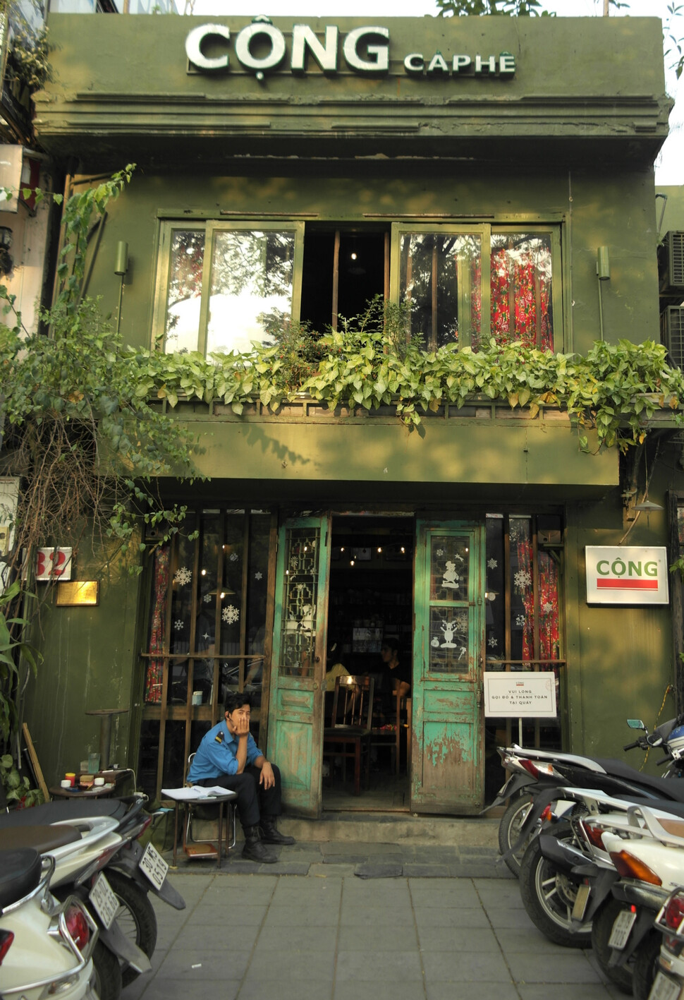 최근 복고풍 카페로 유명한 하노이시의 꽁 까페. 이한우 제공