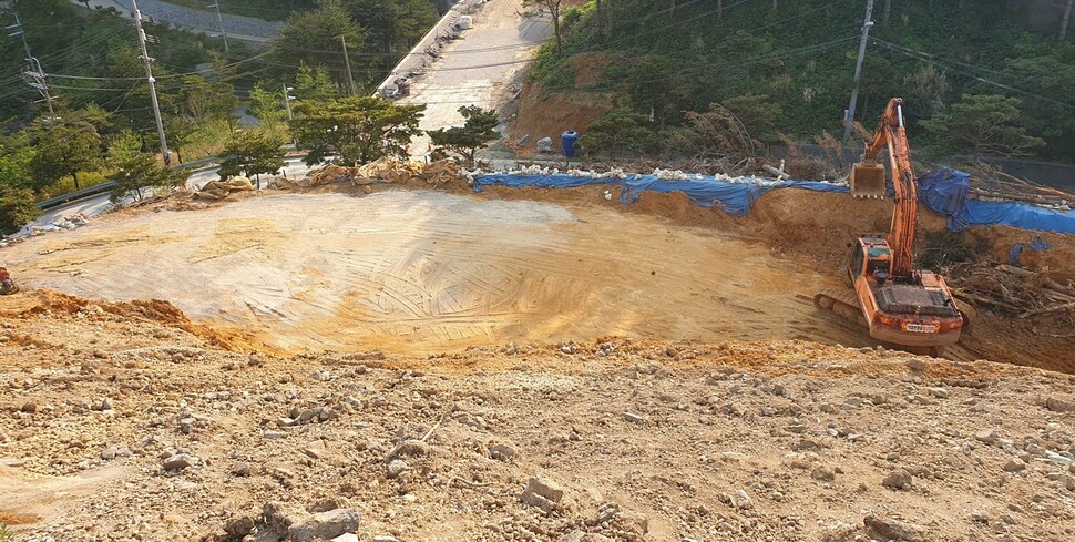 경북도는 울릉군 울릉읍 도동리 일대 8908㎡ 터에 울릉소방서를 짓기 위한 기반조성 작업을 하고 있다. 경북도 제공