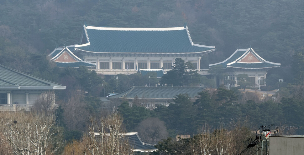 문재인 대통령과 윤석열 당선인의 오찬 회동이 무산된 16일 오전 서울 종로구 청와대 모습. 연합뉴스