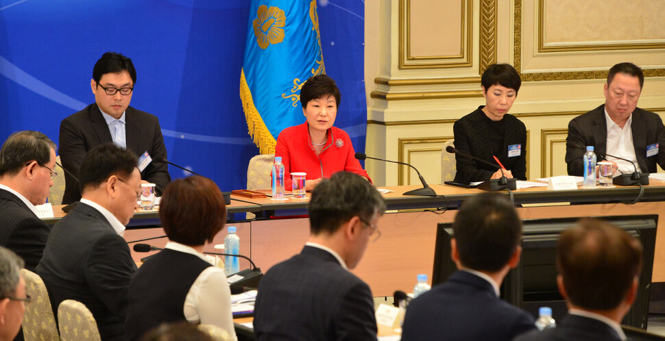 보스턴 등 미국내 여러 도시에서도 열악한 환경에서 동물들이 사육되는 것을 예방하고자 ‘공장’에서 길러진 반려동물을 팔지 못하게 하고 있다. 한겨레 자료사진