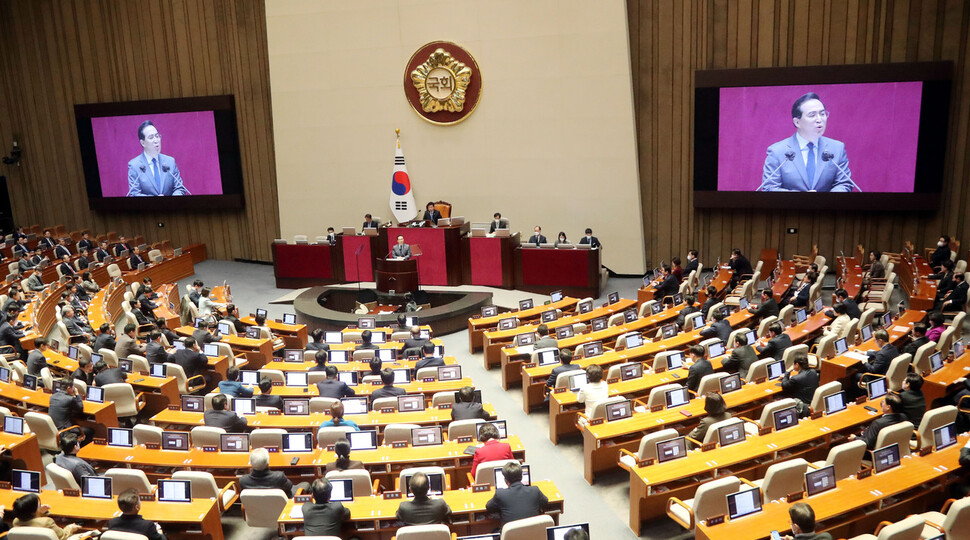 박홍근 더불어민주당 원내대표가 13일 오전 국회에서 열린 본회의에서 교섭단체 대표 연설을 하고 있다. 김경호 선임기자