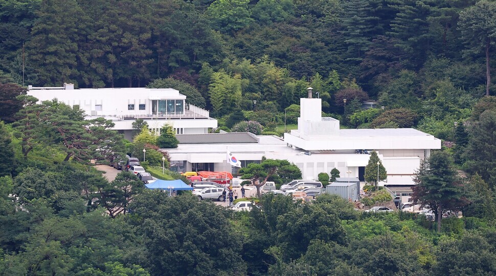 윤석열 대통령 부부가 살게 될 서울 한남동 대통령 관저의 모습. 대통령 집무실이 청와대에서 용산으로 이전하기 전까지 이곳은 외교부 장관 공관으로 쓰였다. 연합뉴스