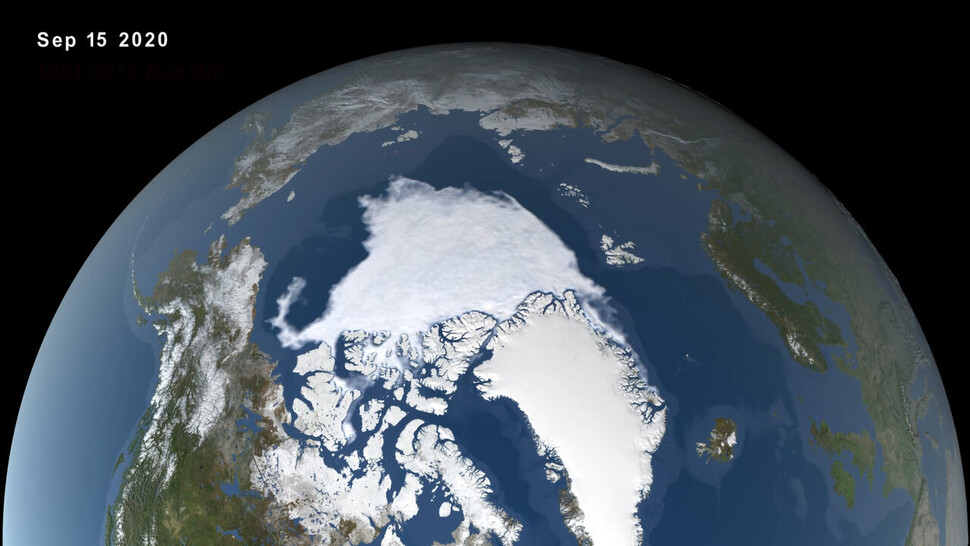 시베리아 고온 현상 등 기후변화로 얼음이 일찍 녹기 시작하면서 올해 북극 해빙(바다얼음)의 ‘최소면적’이 역대 두 번째로 작은 것으로 나타났다. 미국 항공우주국(NASA) 제공