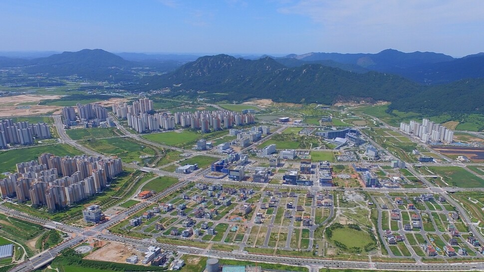 충남도청 소재지이자 충남혁신도시인 내포신도시 전경.