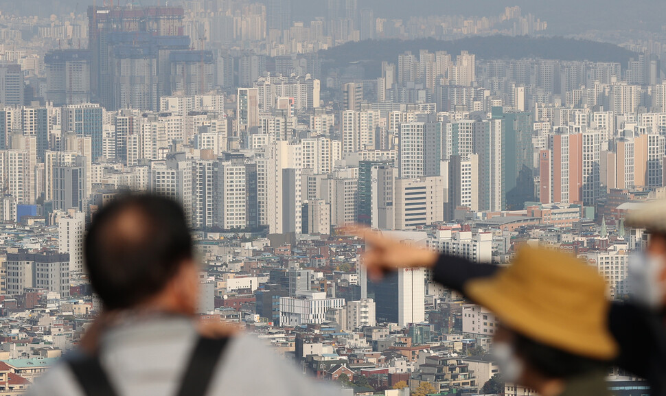 &nbsp;서울 남산에서 바라 본 서울 시내 아파트 모습. 연합뉴스