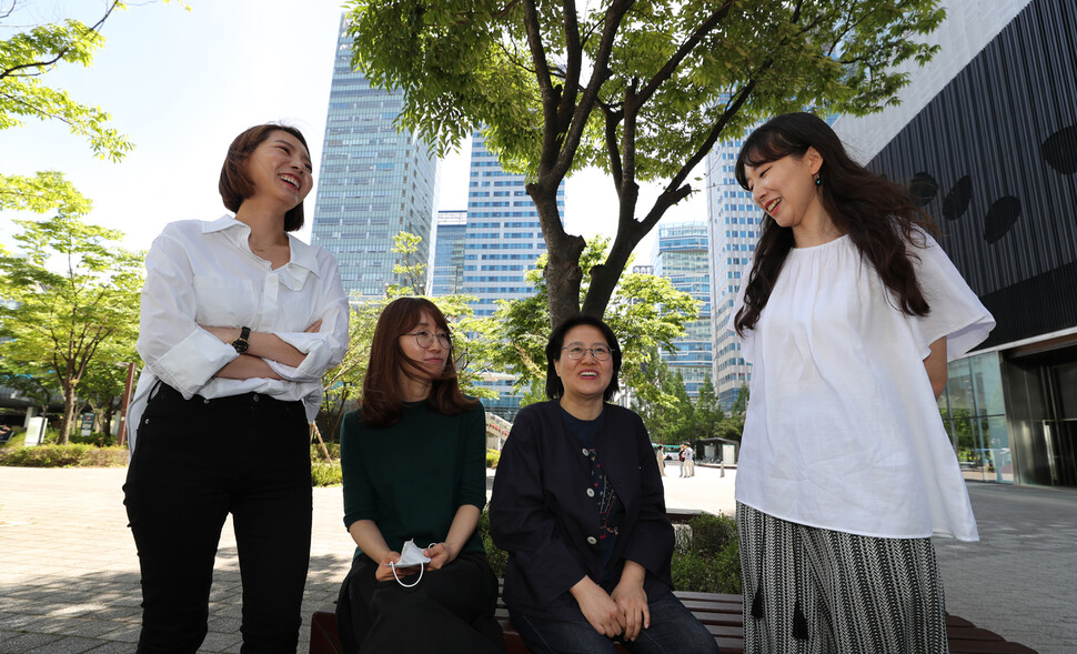 <나의 할머니에게>를 펴낸 강화길, 최은미, 윤성희, 백수린 작가(왼쪽부터). 이종근 기자 root2@hani.co.kr