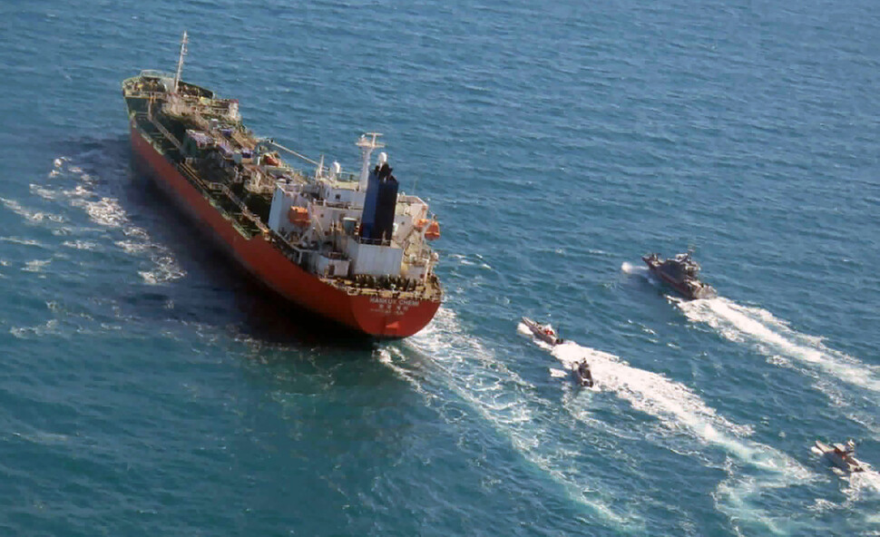 이란 정부 “한국 선박 법 위반 전력 없어 풀어줘”