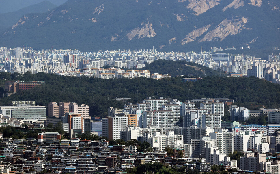 20일 남산 N서울타워에서 바라본 서울 시내 아파트. 연합뉴스.