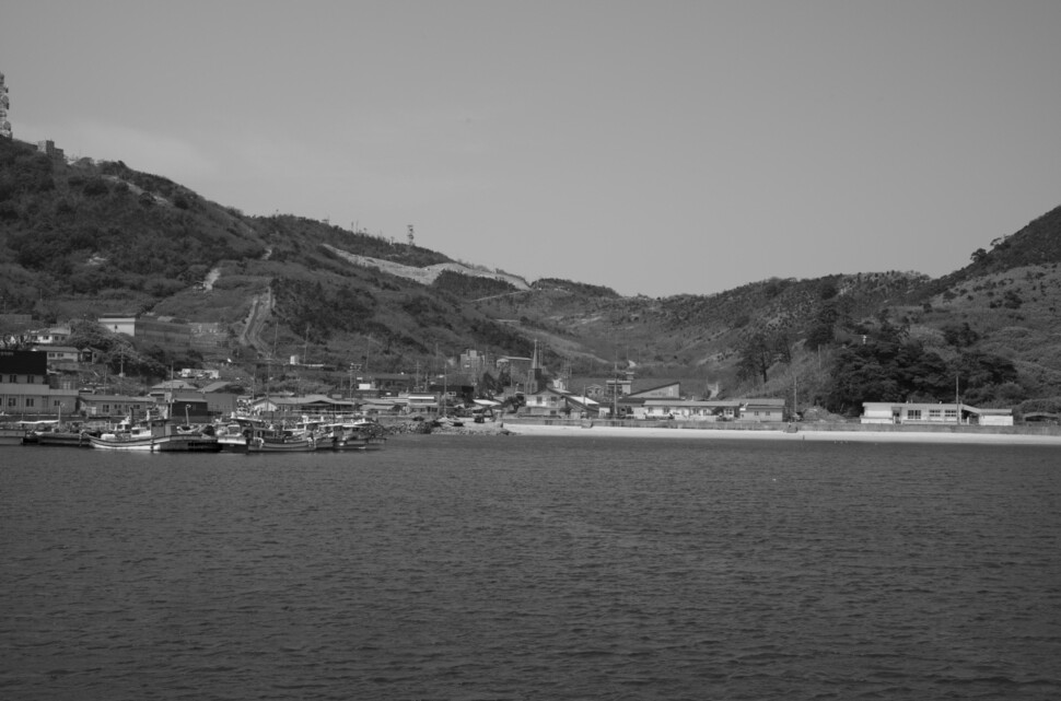 군산시 옥도면 어청도 항구 정경. 철새의 주요한 이동 통로에 놓인 섬이다.