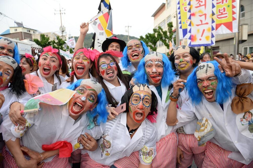 지난 음성 품바 축제 때 선보인 품바 복장. 음성군 제공