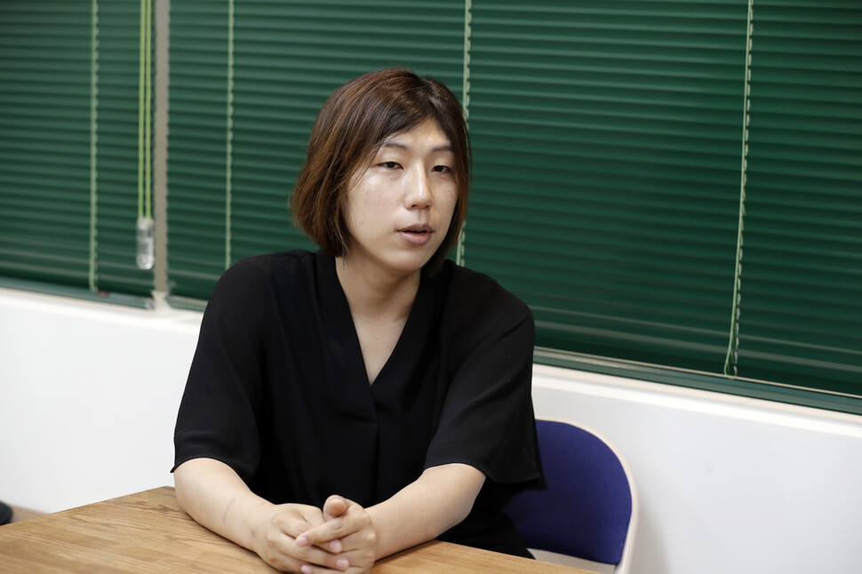 박한희 변호사(공익인권변호사모임 희망을만드는법)는 “코로나 시대에 지금 가장 취약하게 내몰린 사람들이 안전하게 목소리를 낼 수 있는 장치가 필요하다”고 말했다. 김혜윤 기자 unique@hani.co.kr