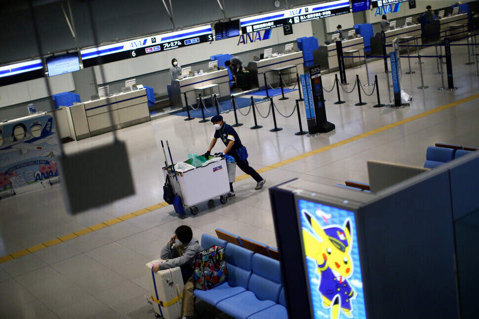 외국인에 공항 문 걸어잠그는 일본… 비즈니스 목적도 ‘입국 금지’