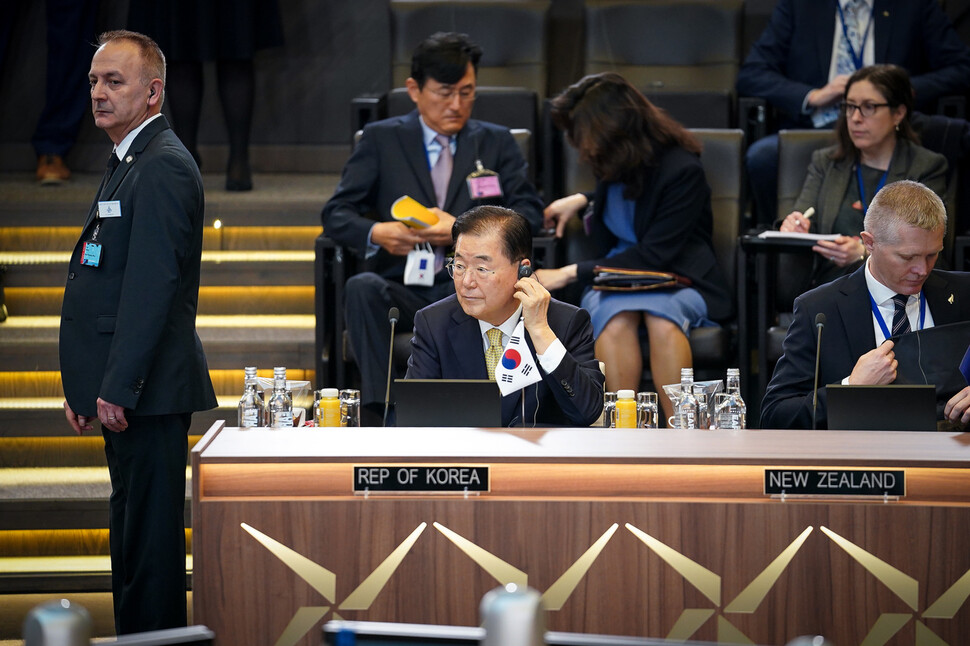 정의용 외교부 장관은 7일(현지시각) 벨기에 브뤼셀에서 열린 ‘북대서양조약기구(NATO·나토) 파트너국 합동 외교장관회의’에 참석해 우크라이나에 4천만 달러 규모의 인도적 지원을 제공하겠다고 밝혔다. 외교부 제공