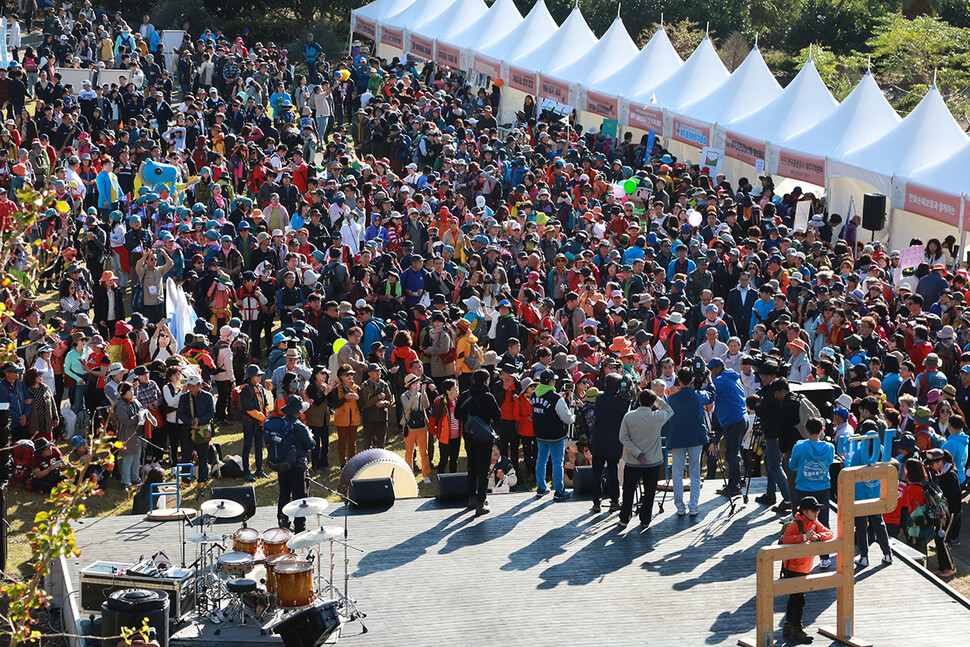 31일 오전 제주 서귀포시 대포동 약천사에서 열린 제주올레걷기축제 개막식. 제주올레 제공