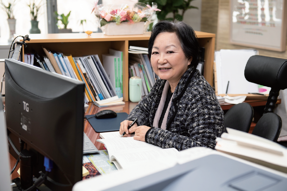 국립중앙도서관 본관의 관장 집무실은 서혜란 관장이 도서관에서 가장 좋아하는 장소이기도 하다.