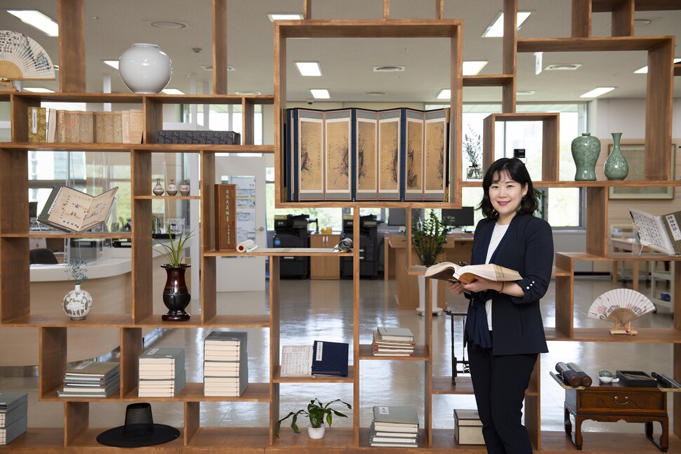 국립중앙도서관 고문헌과 학예연구사 안혜경. 사진 손홍주