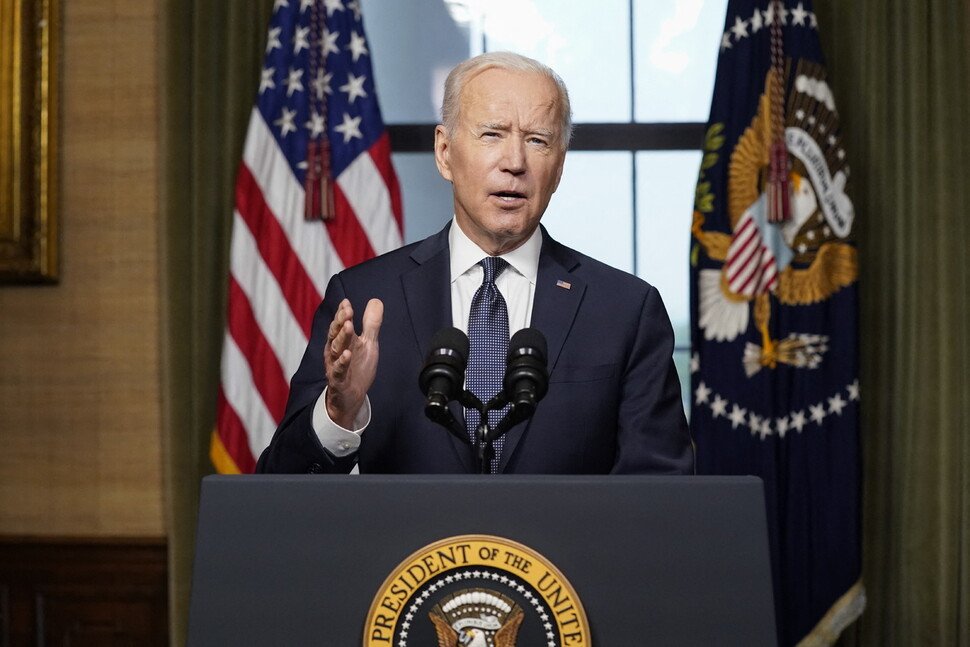 14일 미국 대통령 조 바이든이 백악관에서 아프간 철군 계획을 밝히고 있다. EPA연합뉴스