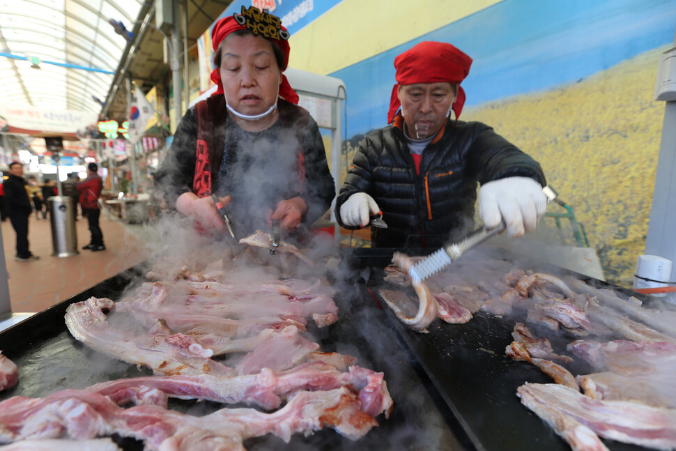 청주 삼겹살 거리에서 열린 삼겹살 축제. 청주시 제공
